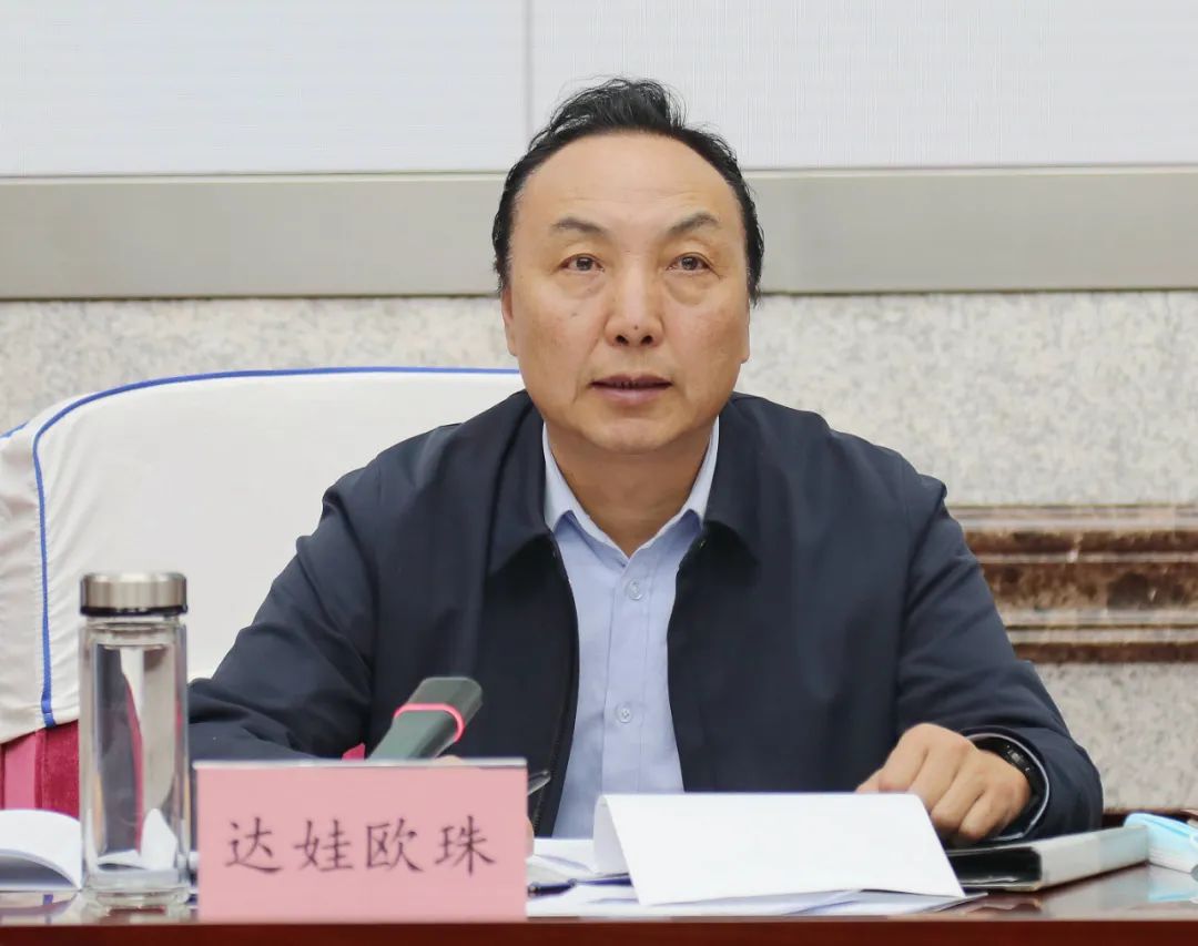 达娃欧珠结合交通工作深入学习宣贯党的十九届六中全会和自治区第十次